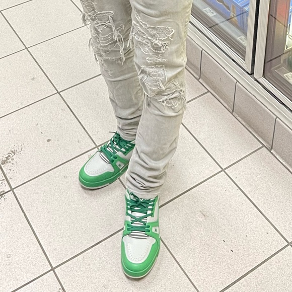 Louis Vuitton shoes - Picture 2 of 2